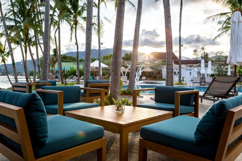 هتل اوتریگر کوه بیچ ریزورت سامویی